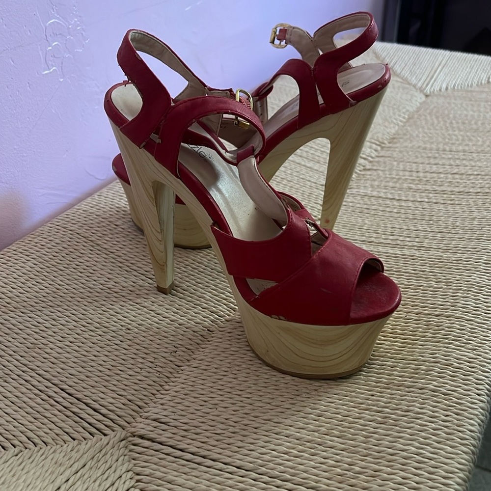 Shoe Dazzle Red Heels